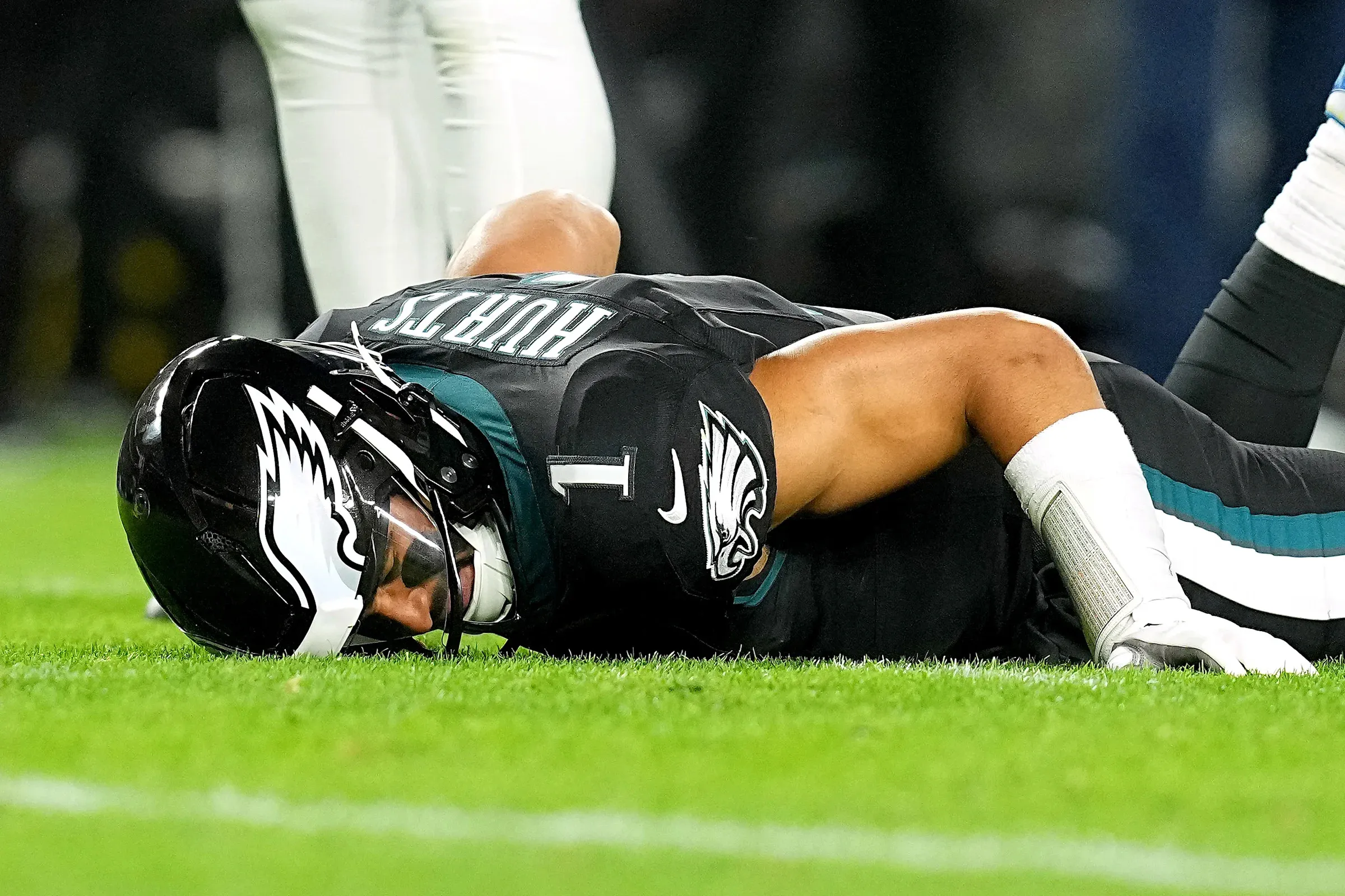 Eagles fans rightfully leave early as team delivers another disappointing performance.