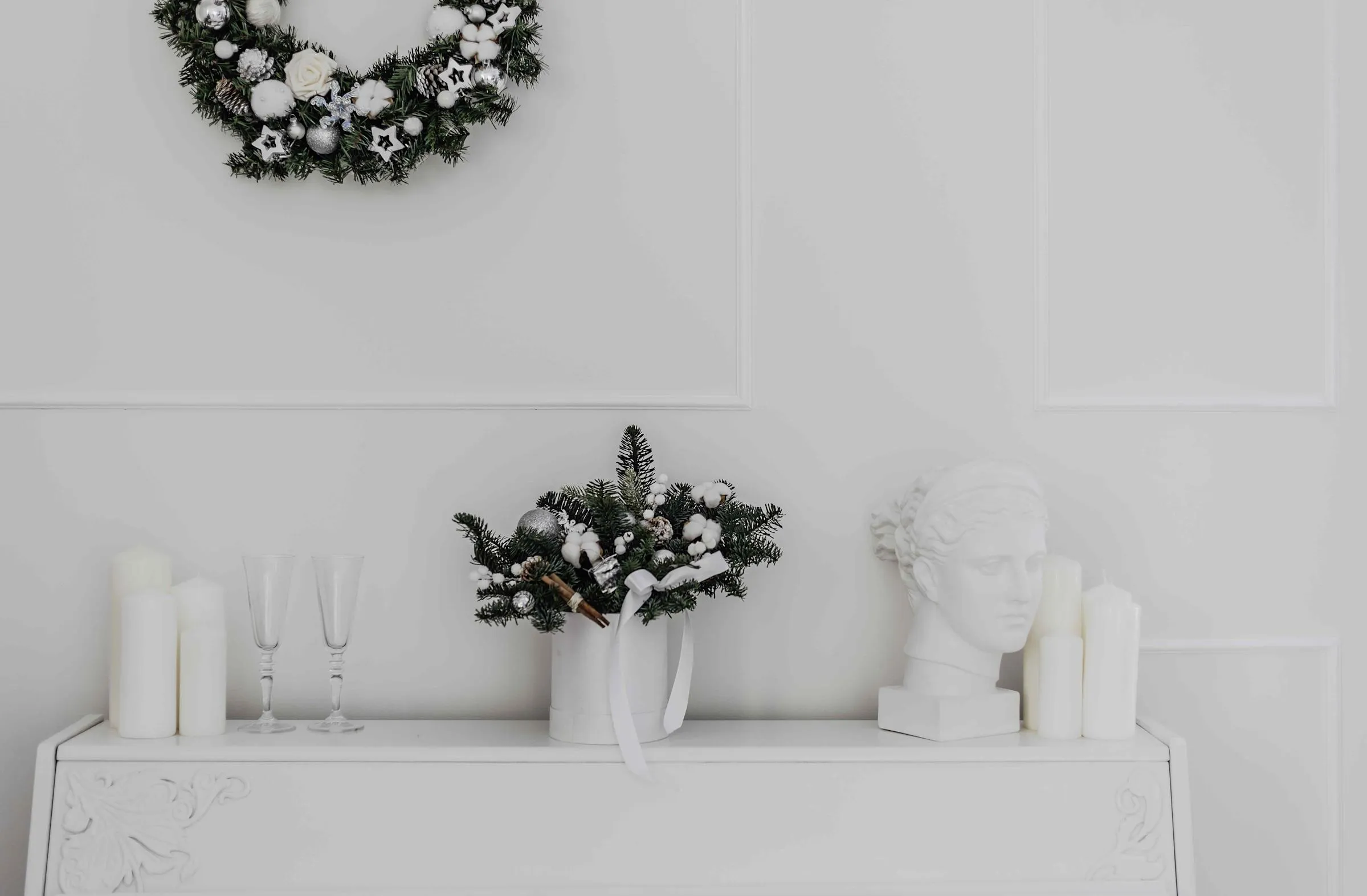 6 Holiday Decor Items Designers Say Always Look Bad—Even With High Price Tags