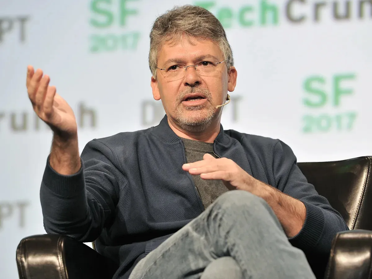 Apple's AI chief is departing, while a former Microsoft and Google executive is joining the team