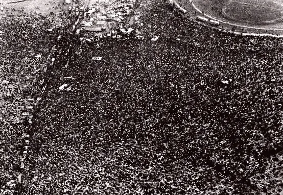 Altamont free concert held in California on December 6