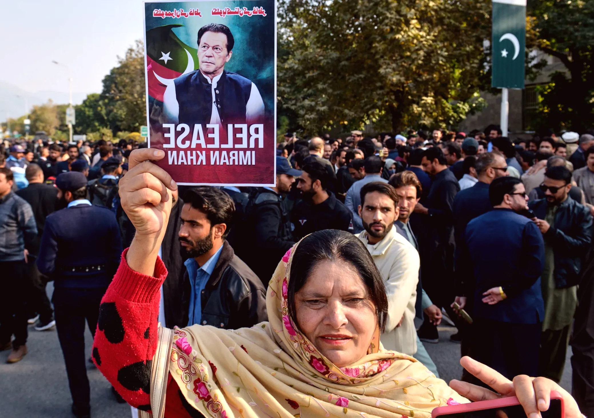 Former Pakistani leader Imran Khan's sister confirms he is in good health, dispelling rumors