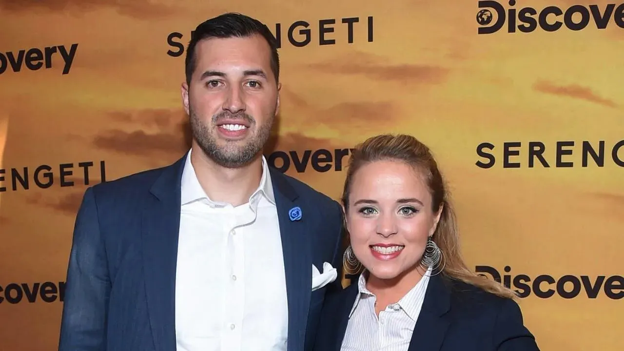 Jeremy Vuolo and Jinger Duggar Discuss 60-Page ‘Courtship Questionnaire’ He Completed Before Their First Date