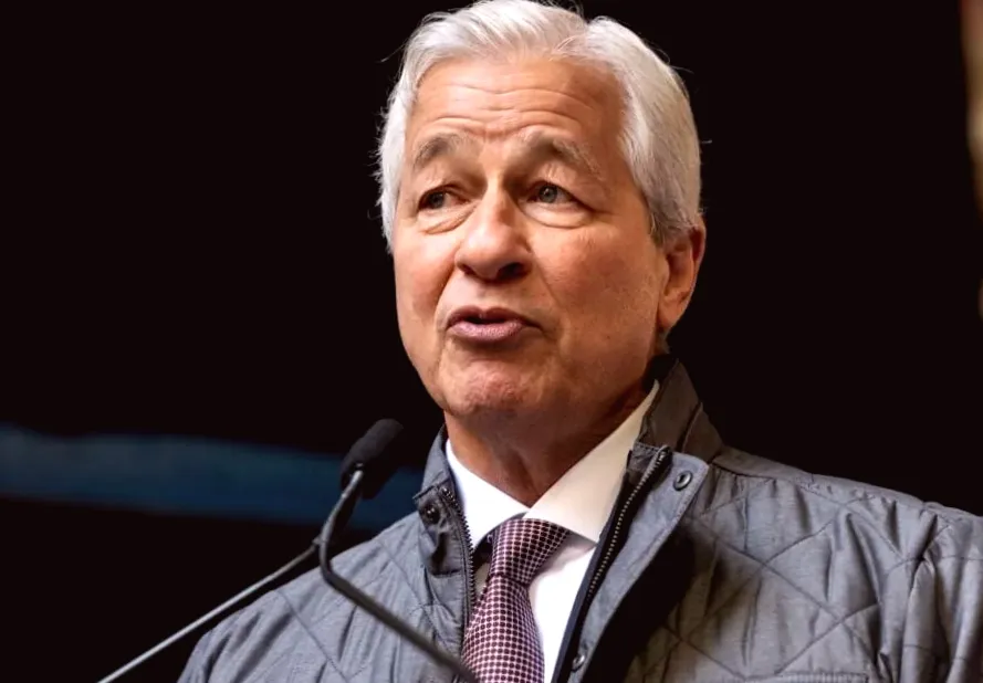 Jamie Dimon Recruits Todd Combs, Former Buffett Insider, Prompting Speculation on Wall Street