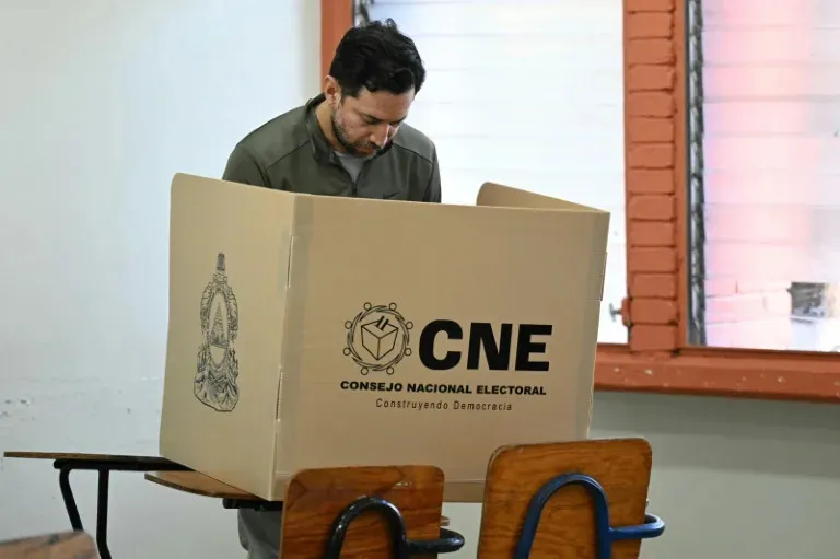 Trump's warning casts shadow over Honduras election