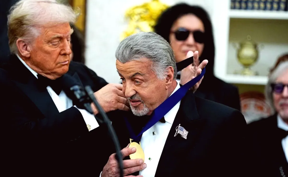 Kurt Russell makes surprise appearance at Kennedy Center Honors for Sly Stallone