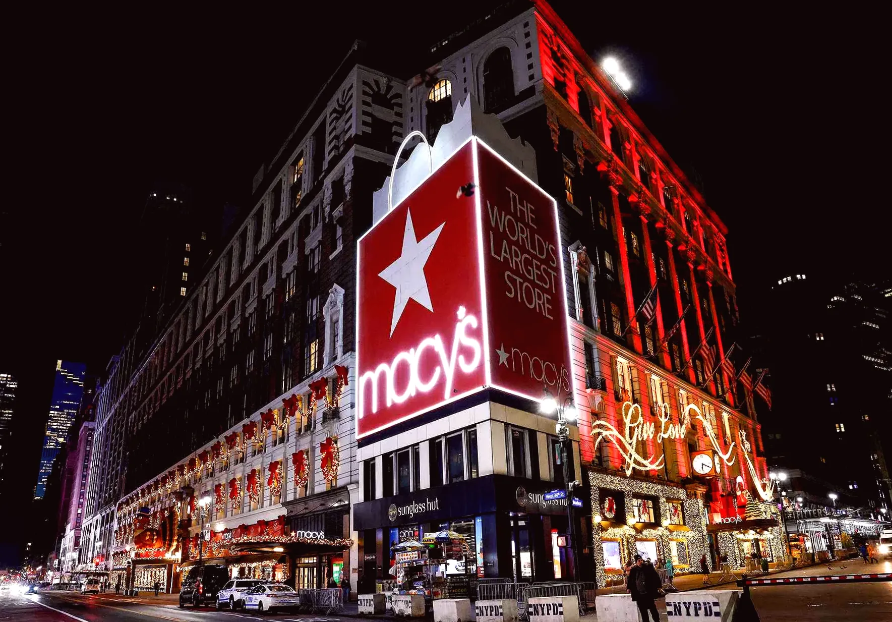 Woman Released from Psych Hospital Hours Before Stabbing Tourist in N.Y.C. Macy's Bathroom