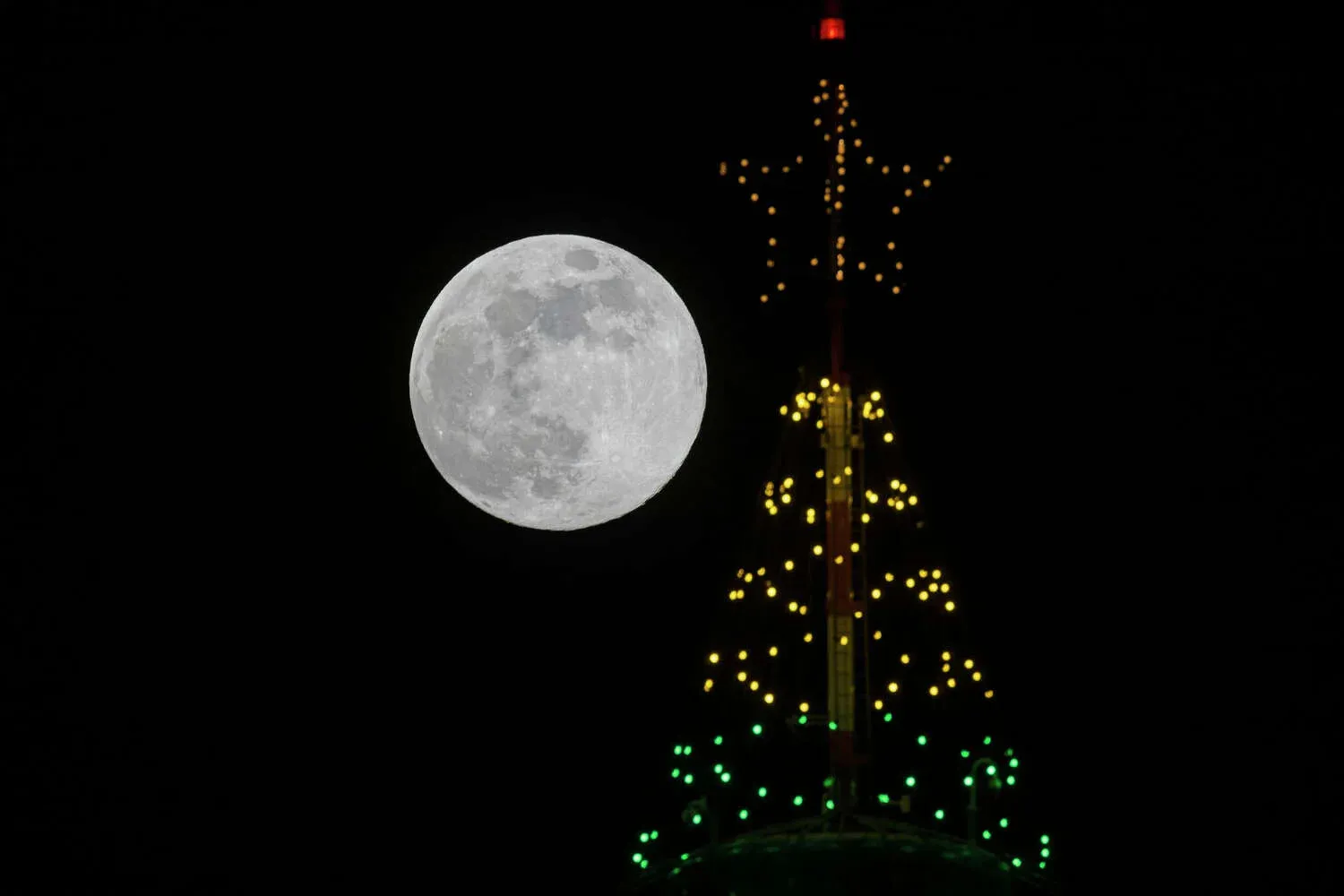 When to see December's final full moon of 2025: The 'cold moon' supermoon