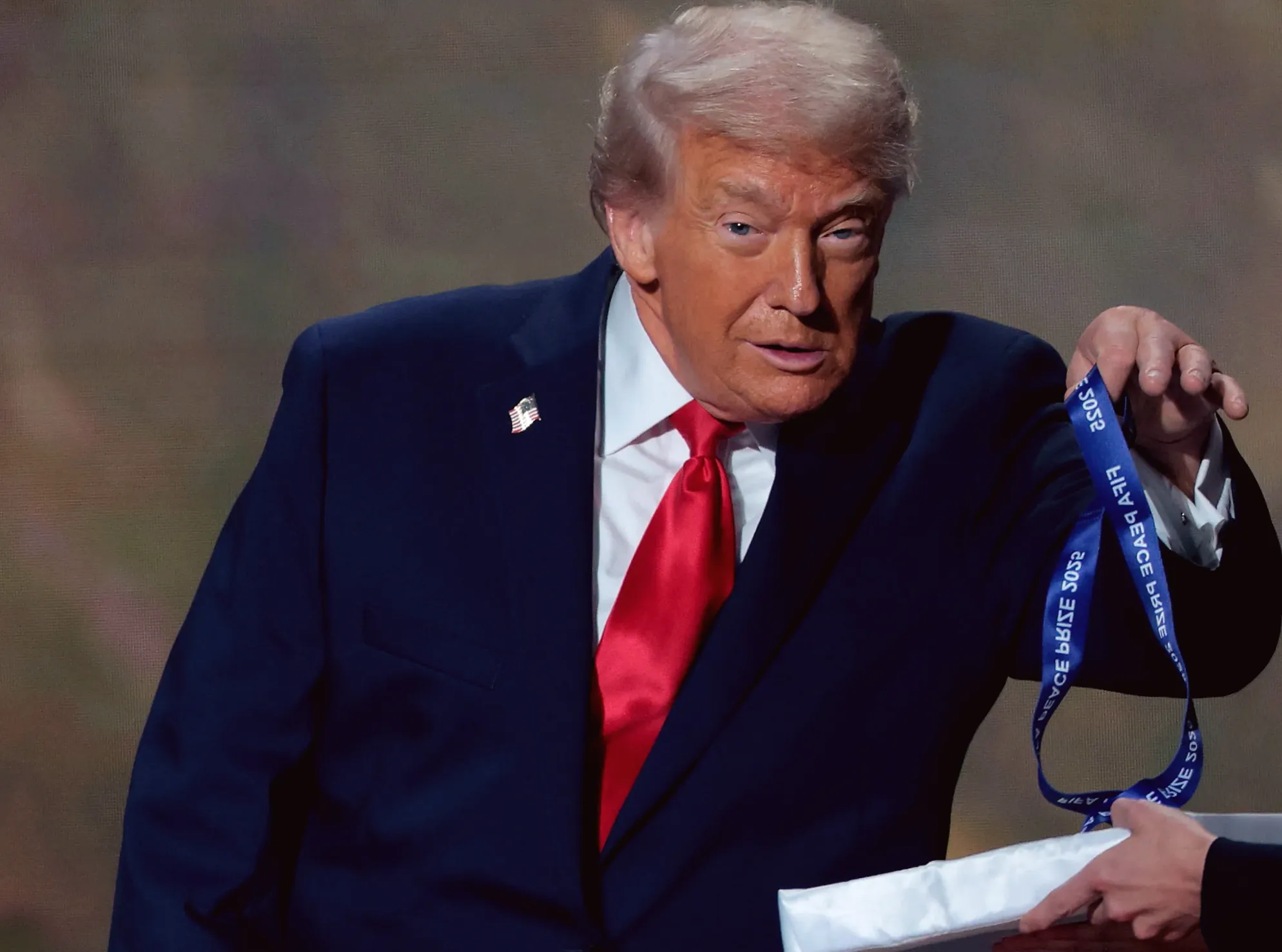 🏅 Trump awarded first FIFA Peace Prize for outstanding contributions