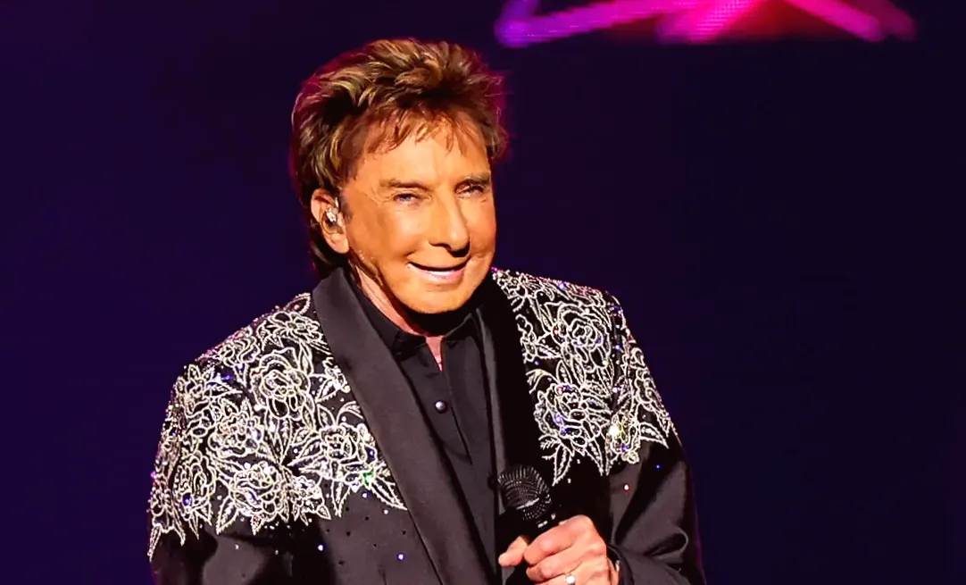 Barry Manilow to have surgery for cancerous spot on lung, attributes early detection to pure luck