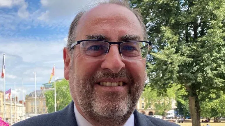 City leader acknowledges challenges in relocating van-dwellers