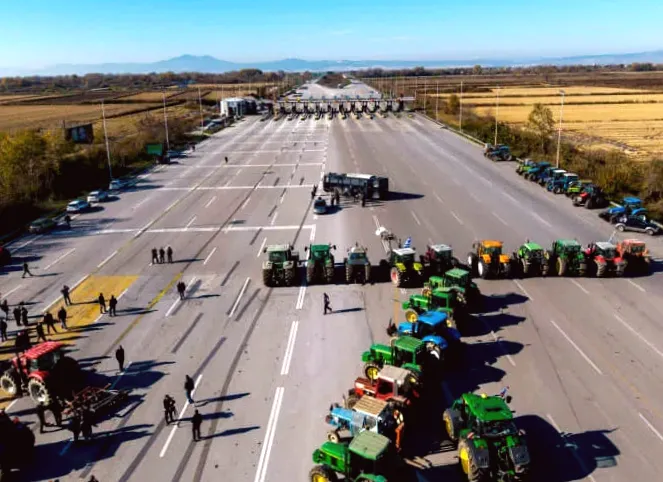 Greek Farmers Blockade Key Motorways Demanding Subsidies