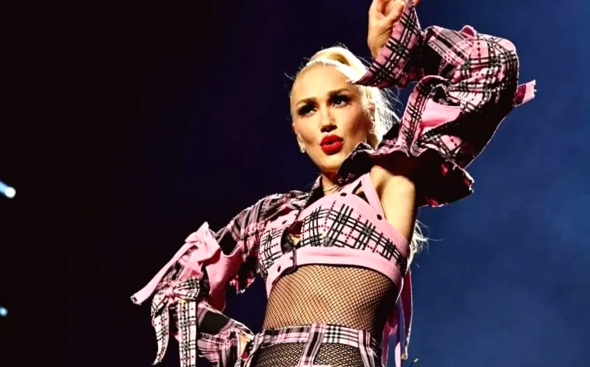 Gwen Stefani's Marital Status Highlighted by Holiday Choices