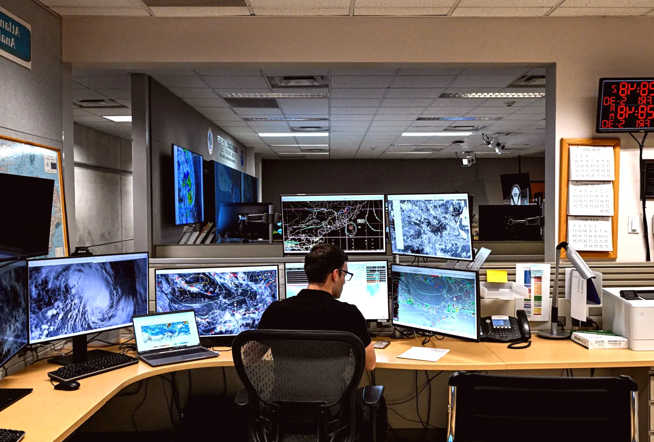 Can artificial intelligence improve the accuracy of predicting catastrophic hurricanes?