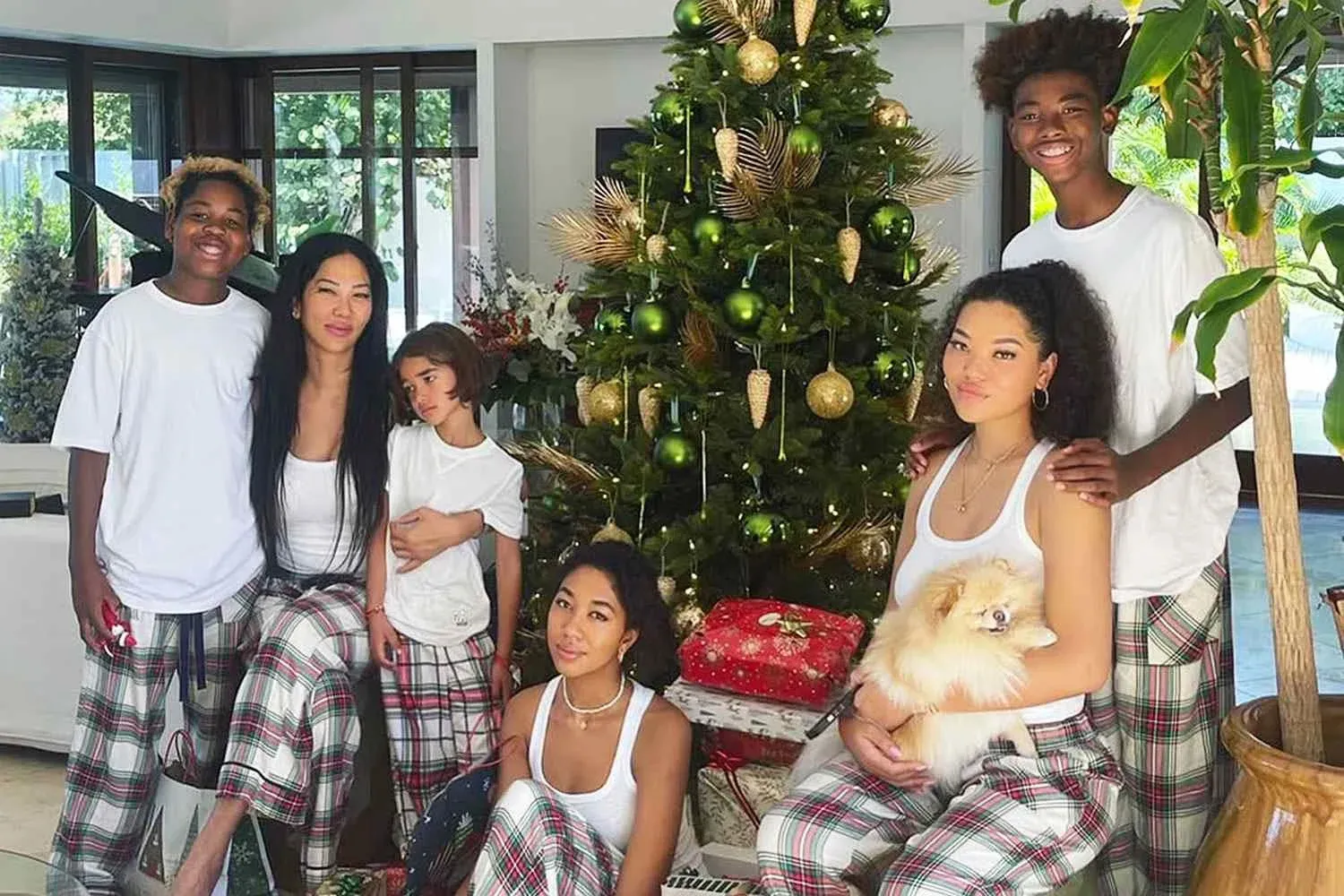 Kimora Lee Simmons and Her 5 Kids Shine in Fabulous Photos as She Returns 'Back in the Fab Lane' Tonight