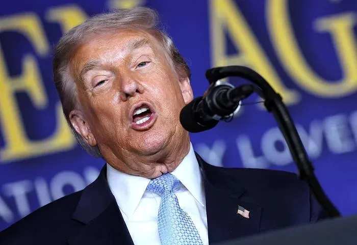 Donald Trump's Attempt to Prove His "Spectacular" Ballroom Fails to Impress the Internet