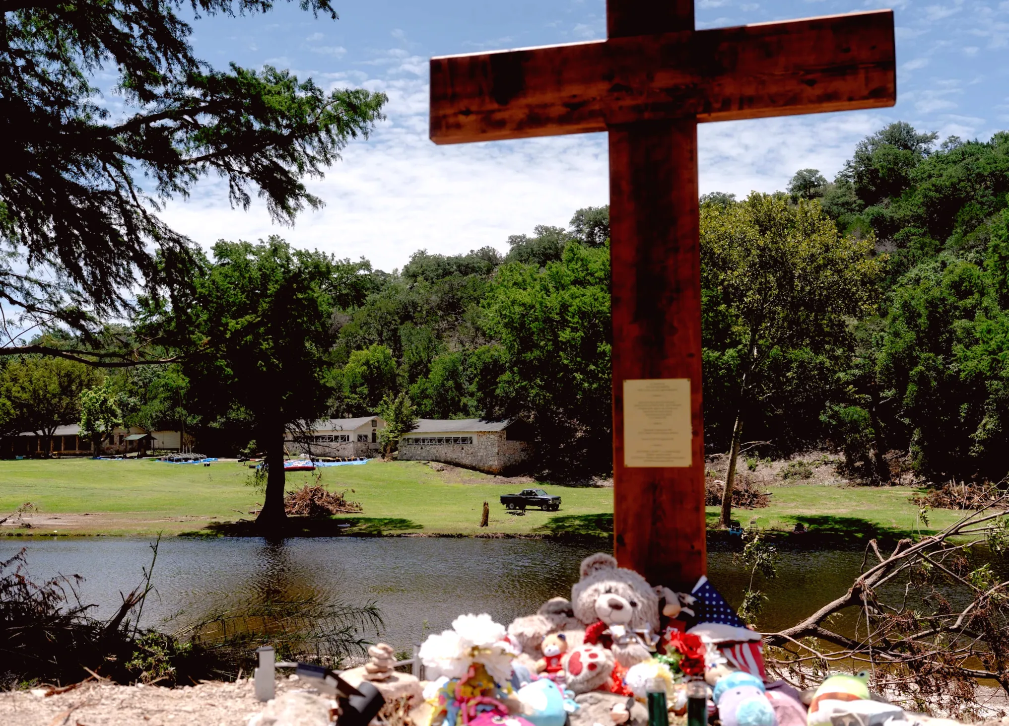 911 calls released from Texas flood disaster: "Tragic outcomes for some callers"