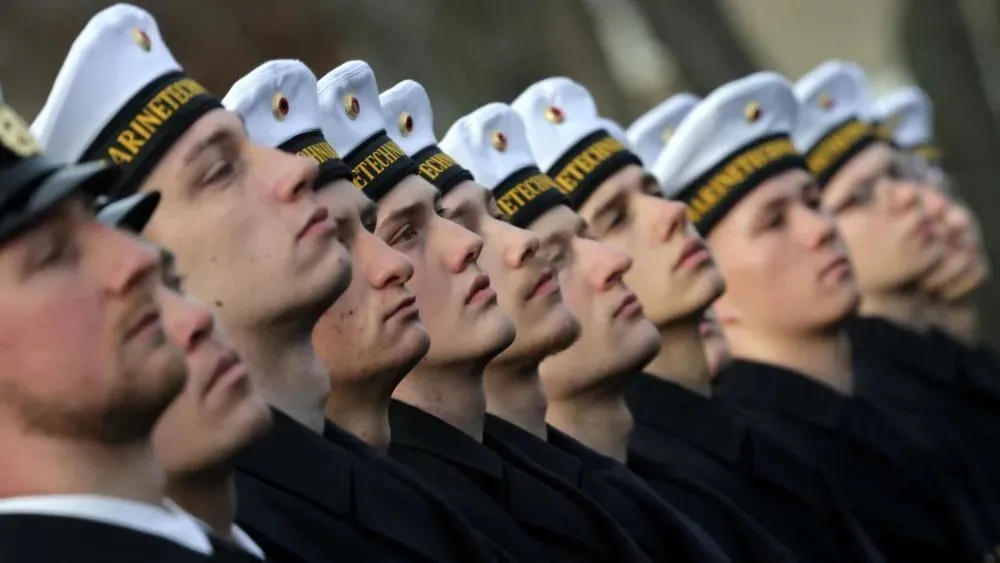 Germany decides to reinstate voluntary military service