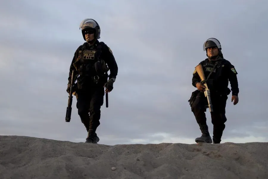 Peru's new migration restrictions lead to conflict at Chilean border