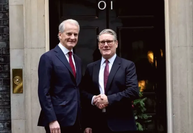 UK and Norway to collaborate in 'searching for Russian submarines' under new agreement