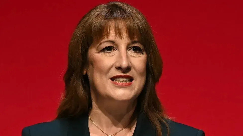 Swinney calls for Reeves' resignation over misleading the public