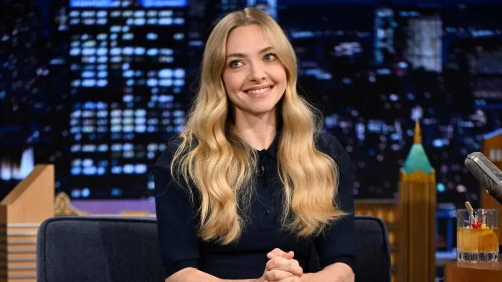 Amanda Seyfried's Minidress by Stella McCartney Couldn't Be More Adorable