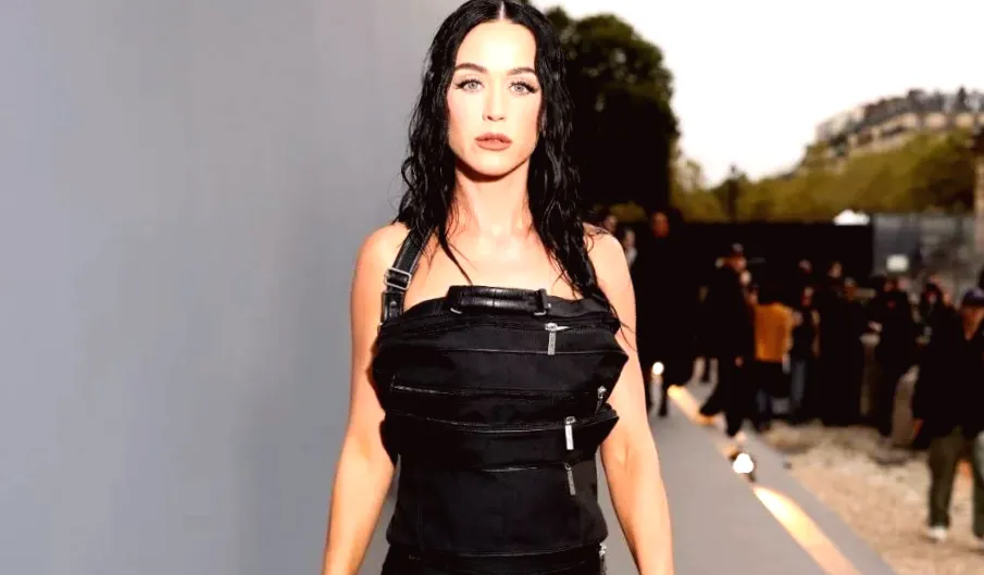 Katy Perry Wears Mini Skirt Suit & Sheer Stockings in Japan Photo