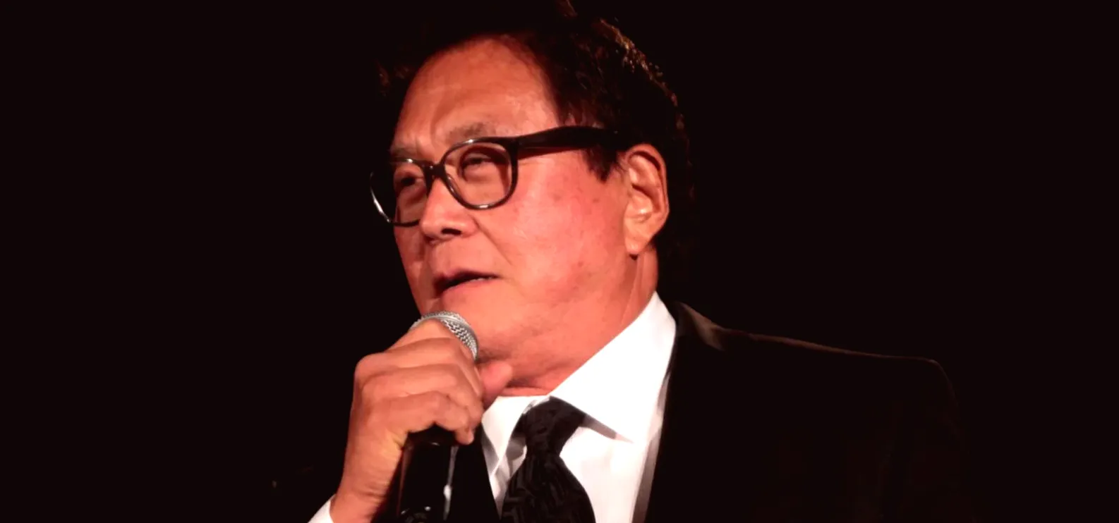 Robert Kiyosaki's warning of 'massive unemployment' due to the 'biggest change' in history. Is your job at risk by 2026?