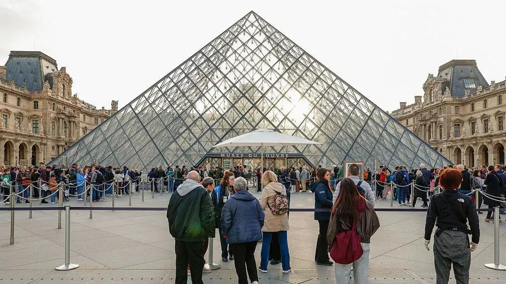 Louvre to Increase Ticket Prices for Majority of Non-EU Tourists by 45%