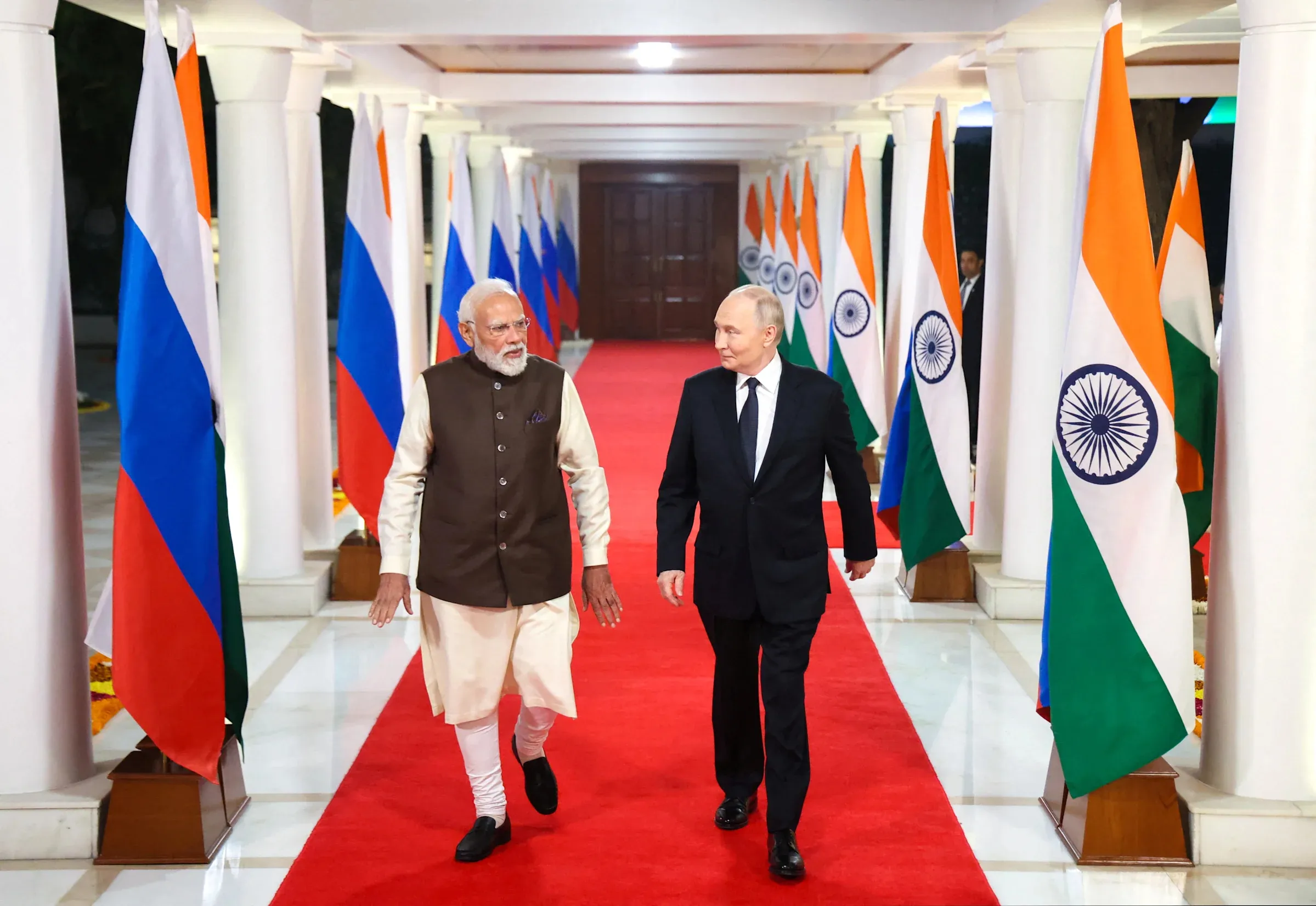 Putin and Modi start India summit amid looming trade and US sanctions