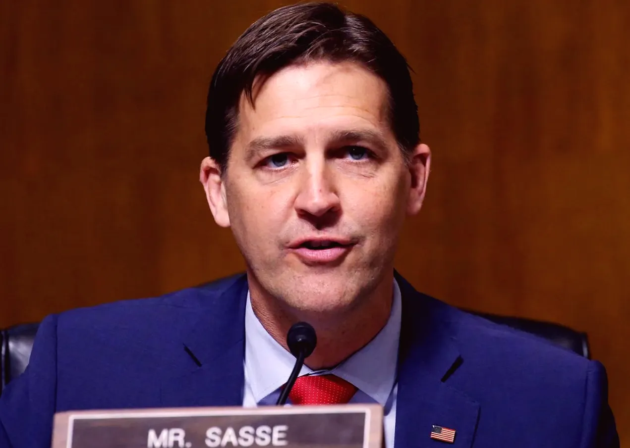 Former Senator Ben Sasse, 53, Shares Heartbreaking News of Stage 4 Cancer Diagnosis in Emotional Holiday Letter