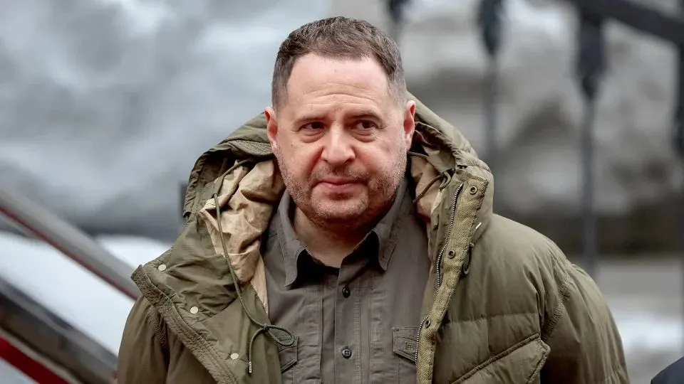 Anti-corruption police in Ukraine conduct a raid on the residence of Zelensky's chief advisor