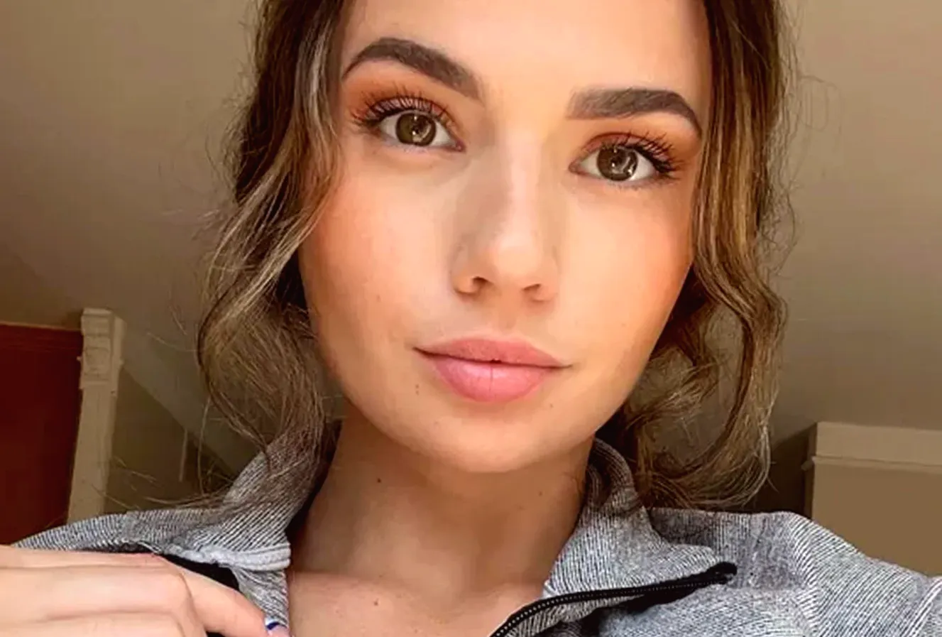 Woman Almost Experiences 'Internal Decapitation' After Doctors Ignore Her for 20 Years: ‘I Was Not Taken Seriously’