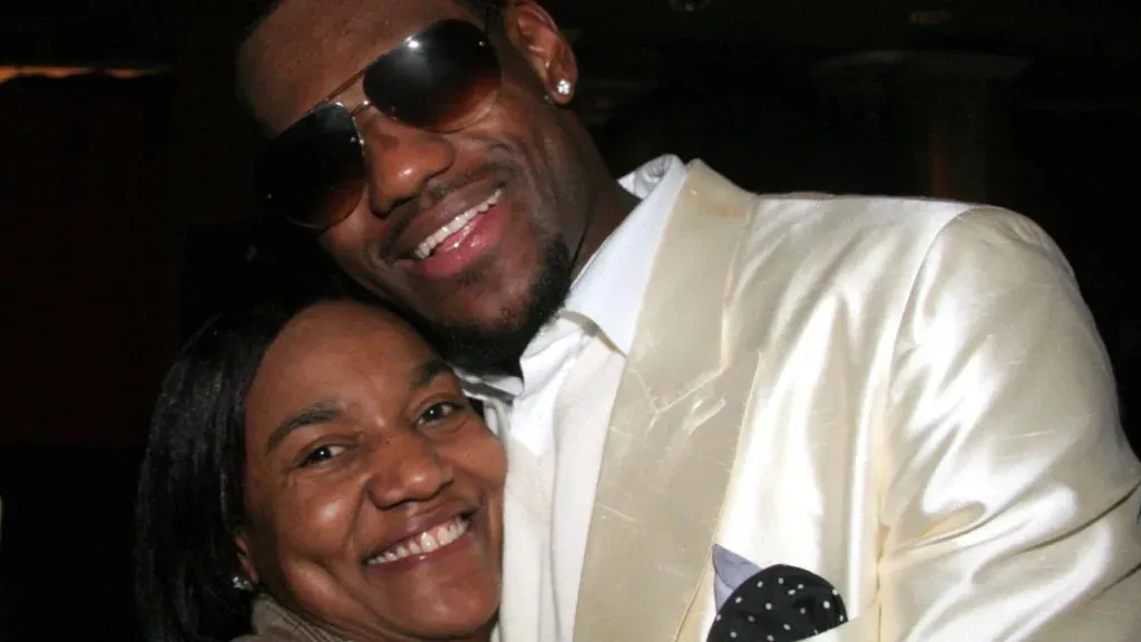 LeBron James & Mother Share Heartwarming Moment that Amazes Fans