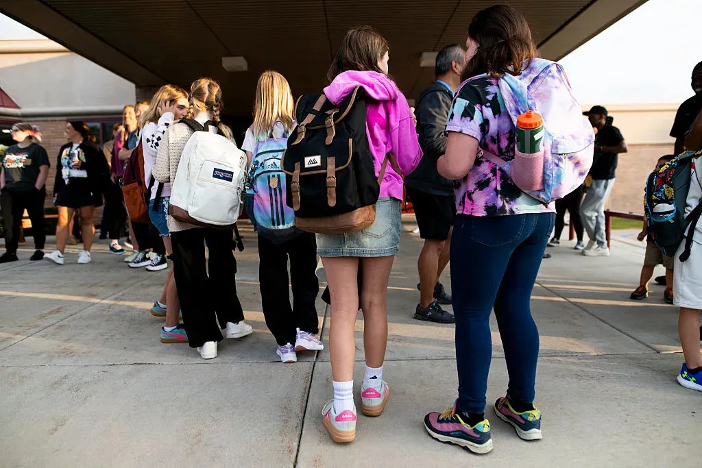 Growing Popularity of 4-Day School Weeks Despite Lack of Data on Effects