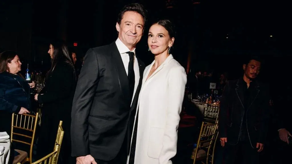 The body language of Hugh Jackman & Sutton Foster spoke louder than words — Source