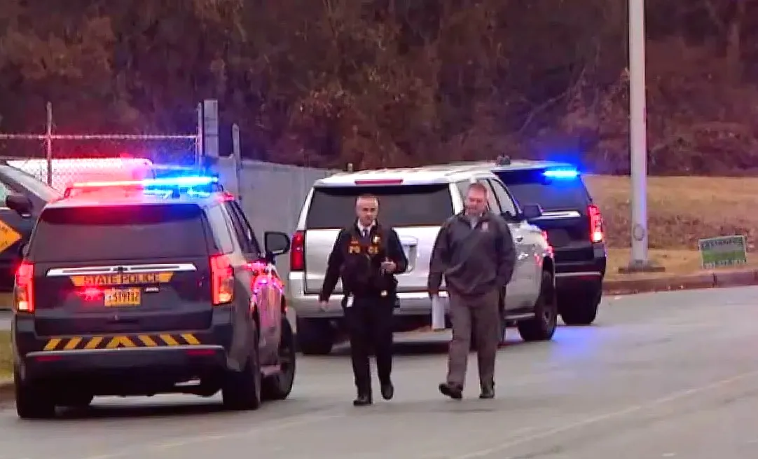 Delaware state trooper fatally shot in DMV incident, shooter also deceased with no ongoing danger: authorities