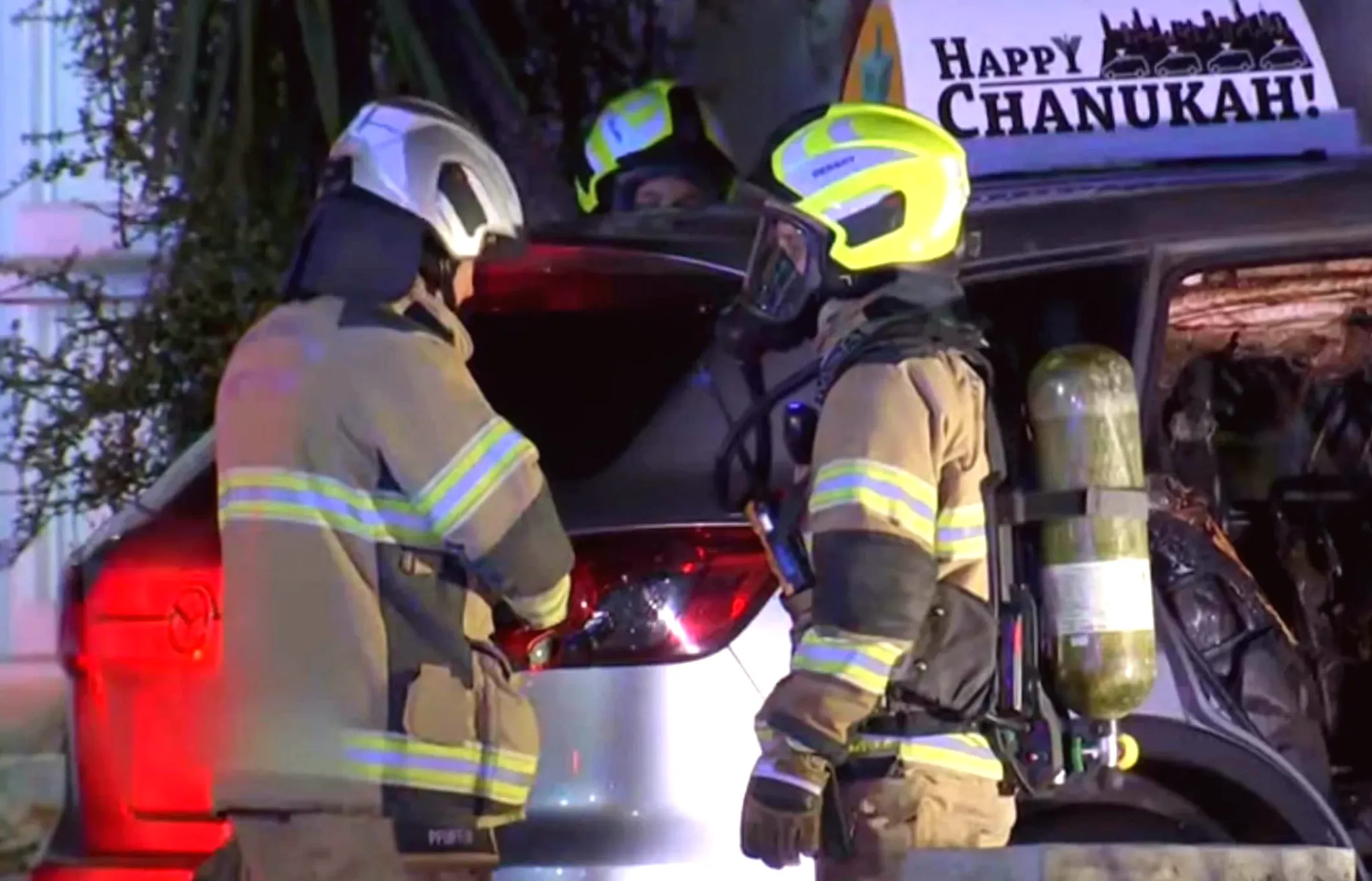 Melbourne Rabbi's Car Firebombed with 'Happy Chanukah' Sign