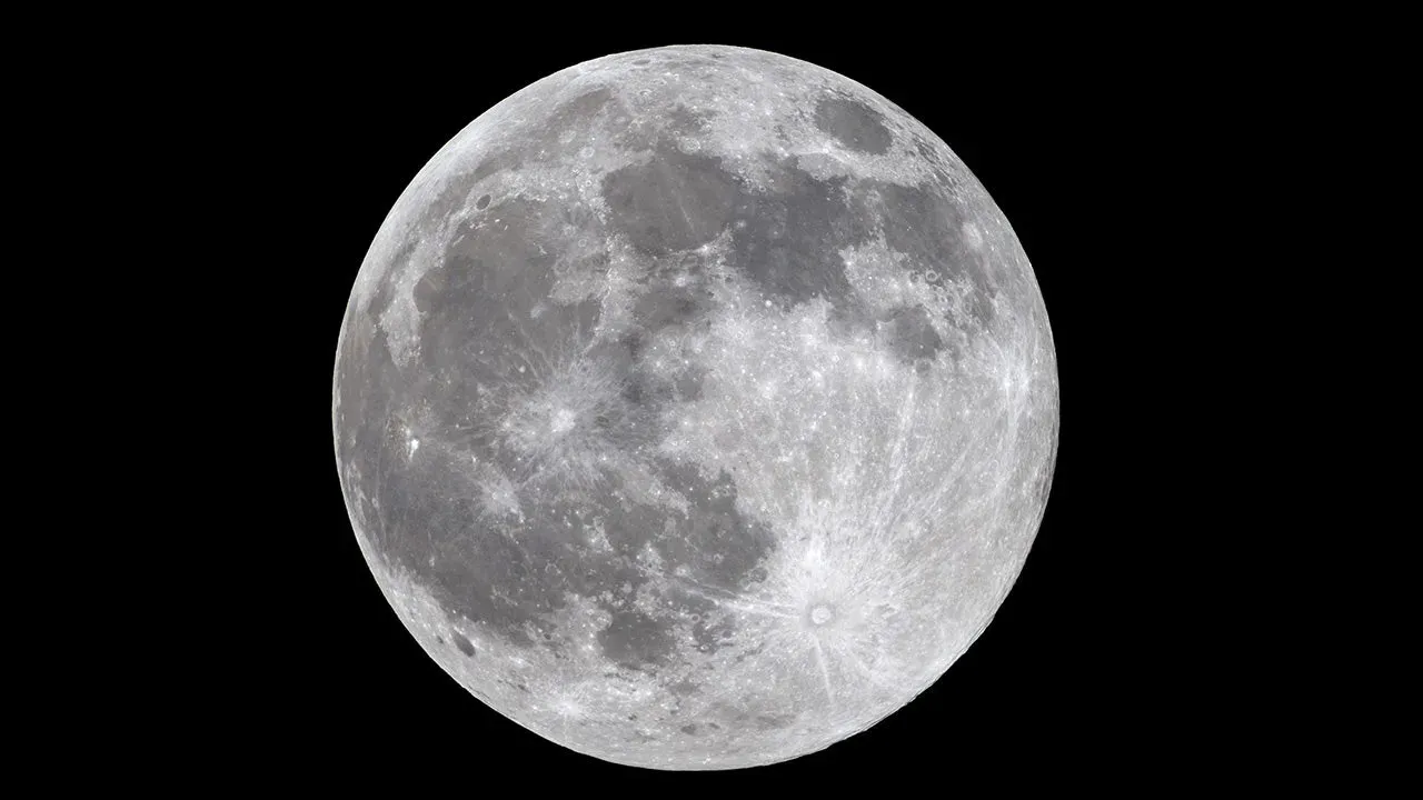 Don't miss it tonight: Supermoon rising in the sky