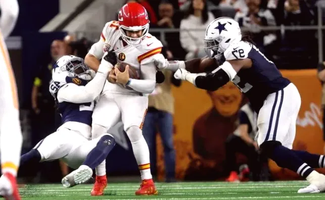 Can the Chiefs secure a playoff spot? ESPN outlines challenging road ahead for Patrick Mahomes