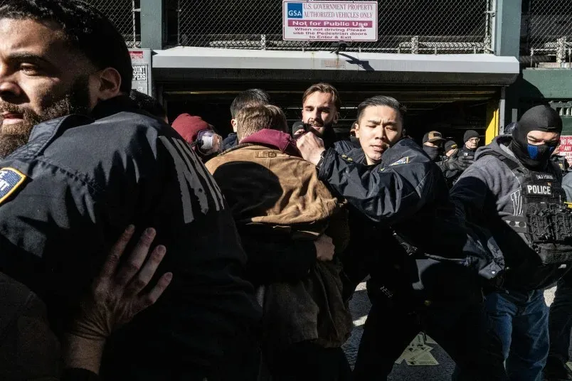 Deciding Between Accommodation and Opposition: NY Officials Struggle with Potential Federal Escalation