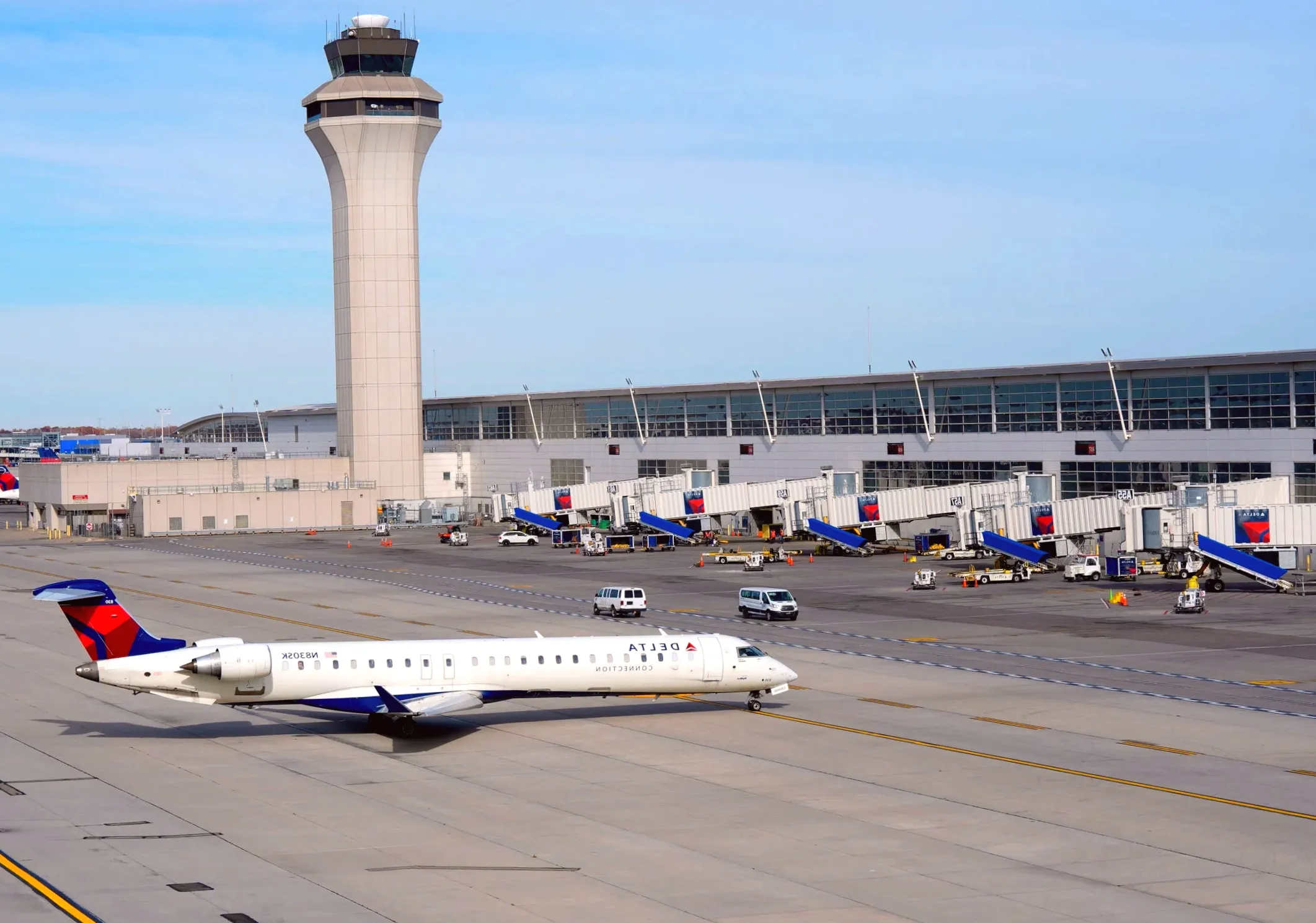 Delta imposes temporary halt on flights to Detroit Metro Airport