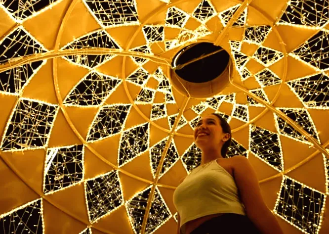 Fearing conflict, Venezuelans find solace in Christmas festivities