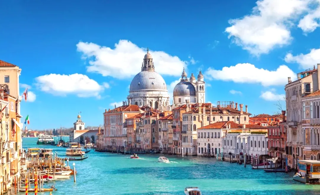 New Rules for American Travelers in Europe: Important Information on Tourism Regulations