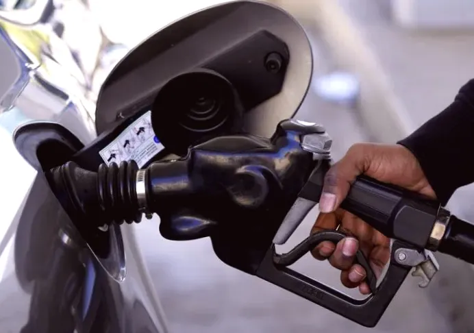 US gas prices fall below $3 on average, except in these states