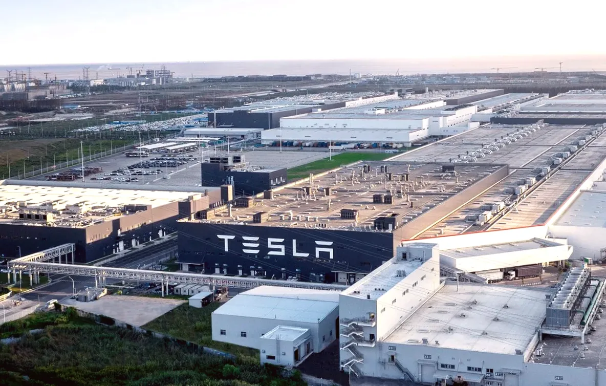 One Stock I'd Invest in Before Tesla in 2026