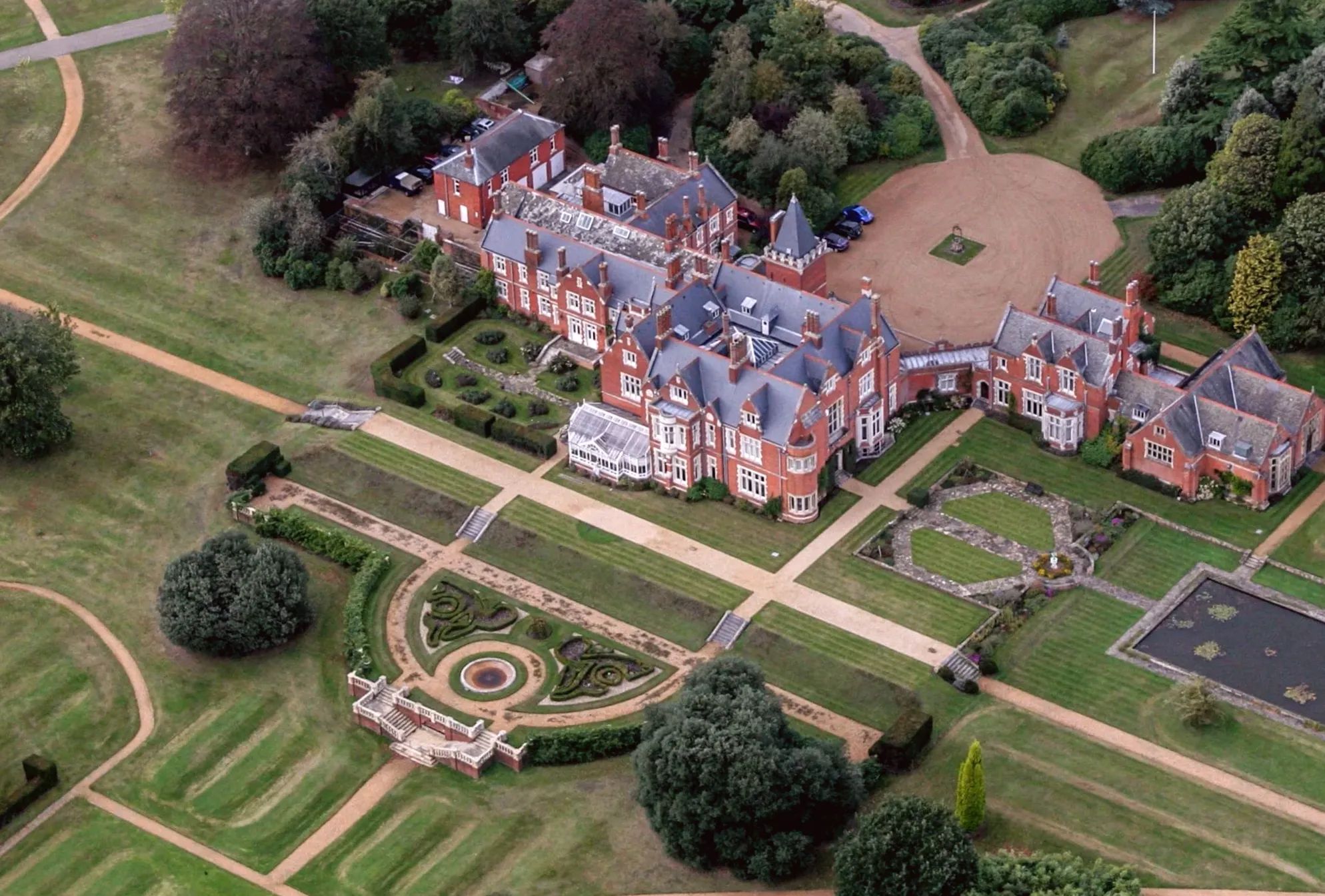The Royal family's headache: luxurious homes costing £56 a week