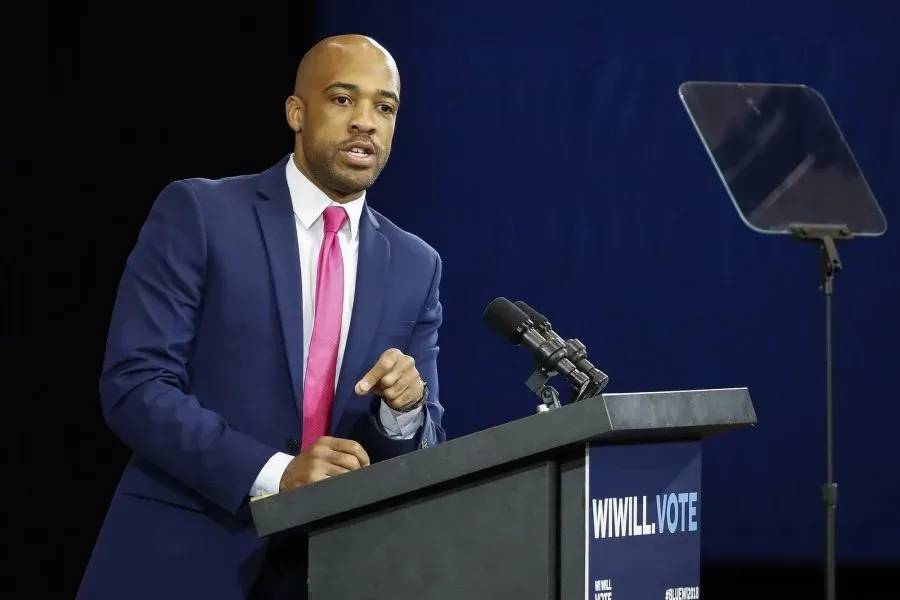 Mandela Barnes enters the competition for Wisconsin governor