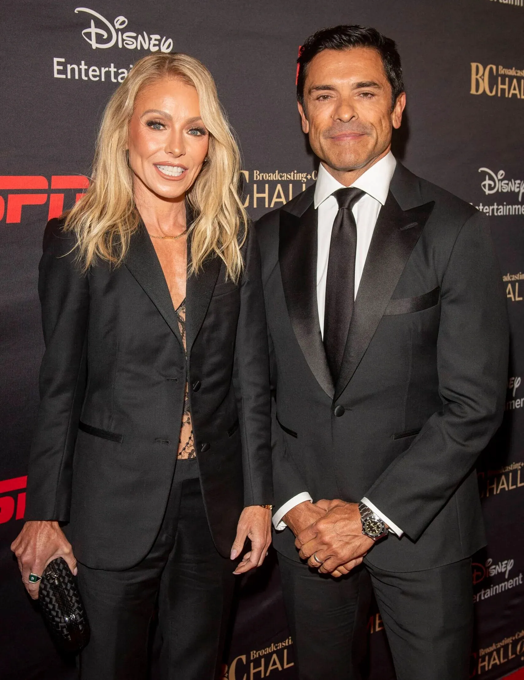 Kelly Ripa Exposes the Revenge She Got on an Aggressive Airplane Passenger