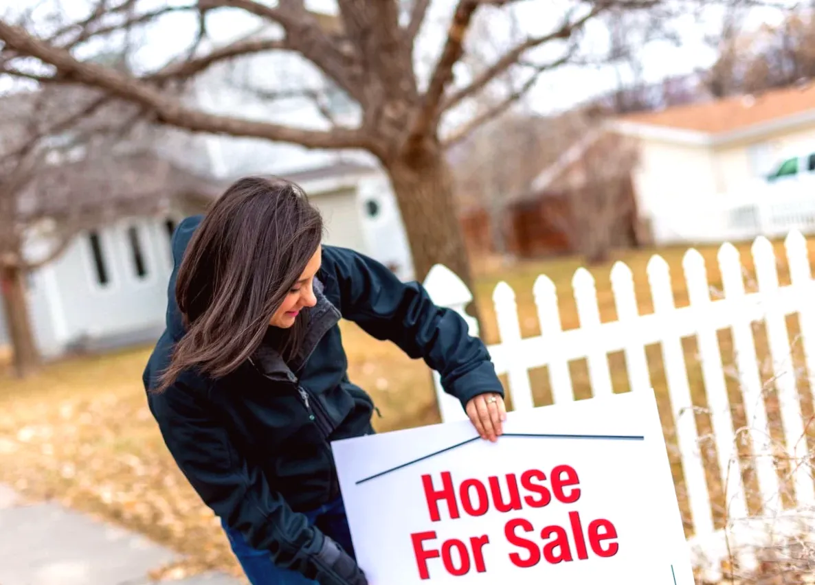 Reasons for the Decline in Zillow's Stock Price Today