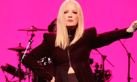 Shirley Manson of Garbage shares her thoughts on beach balls at concerts